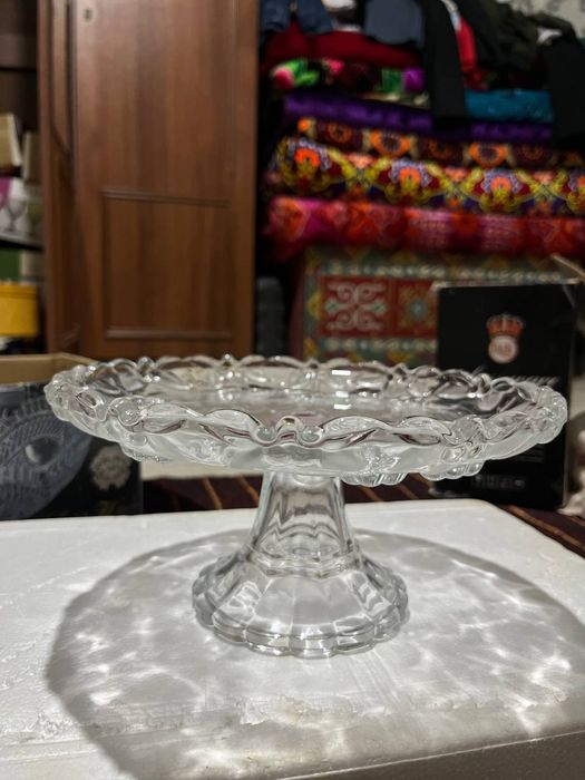 Продам тортницу.