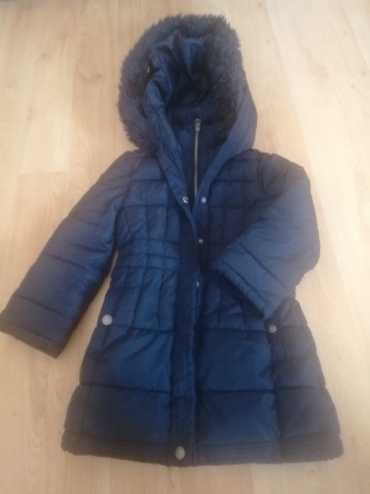 Детско яке с качулка за есенно зимен сезон.