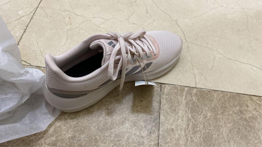 Кроссовки adidas оригинал