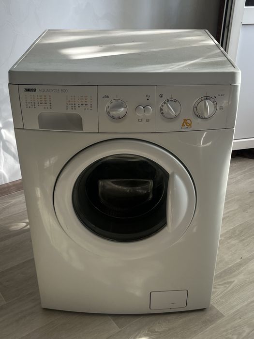 Продам стиральную машинку Zanussi