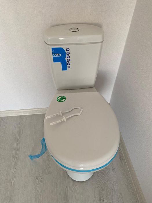 Унитаз (новый) в хорошем состоянии