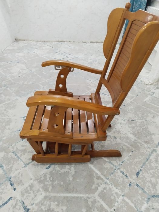 Кресло качельный деревянные