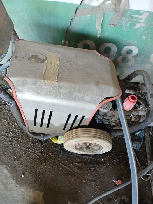 220 da ishlaydigan Karcher sotiladi