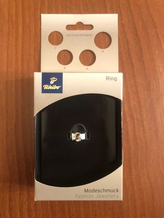 Оригинална халка с декоративен елемент във вид на катарама на Tchibo