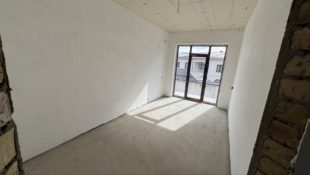 Yevro Uchaska sotiladi