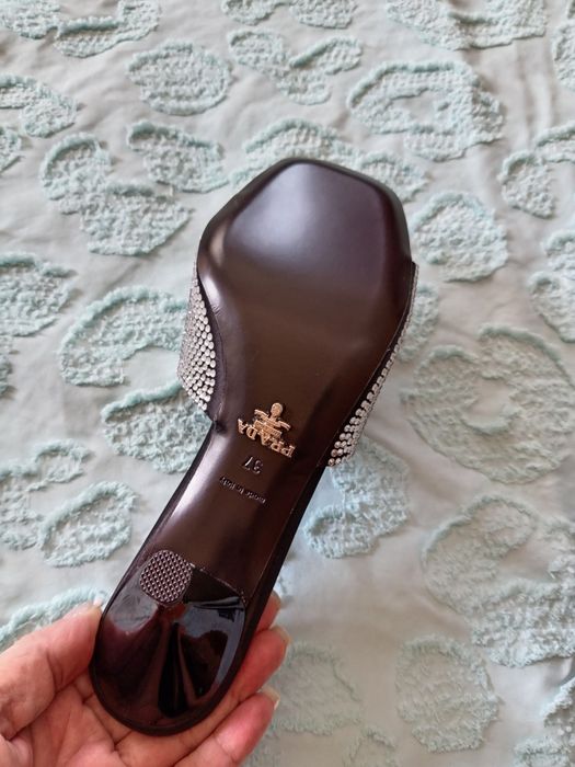 Prada сандали с камъни