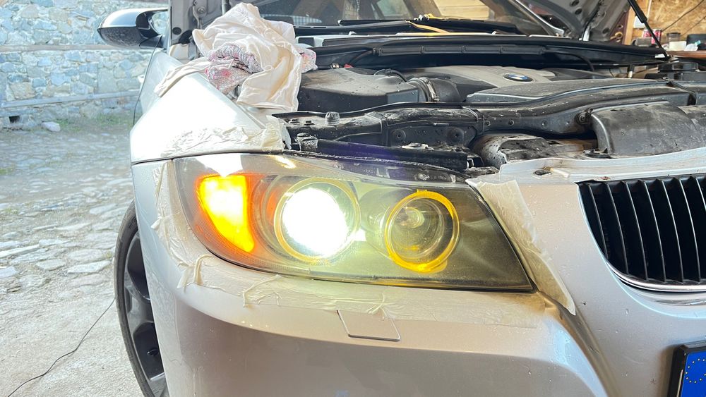 Полиране на фарове с лампа