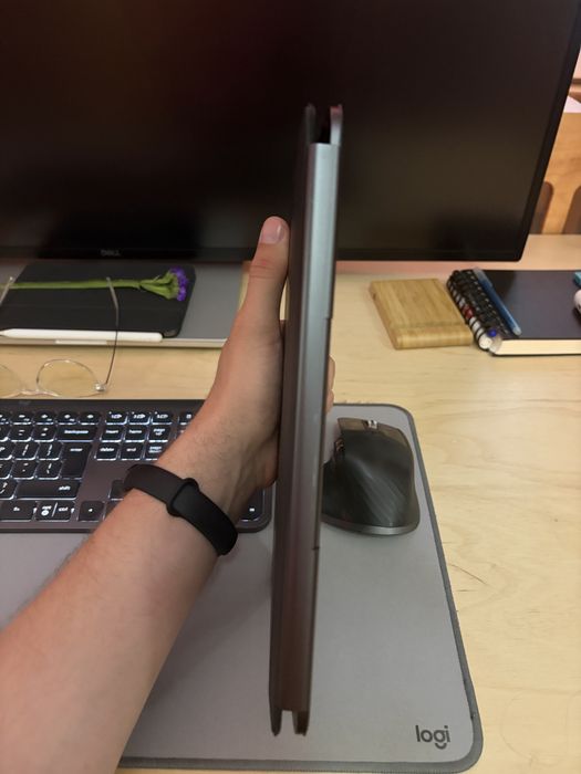 Tastatura QWERTY iPad Pro M4/M5 11” Apple Magic Keyboard