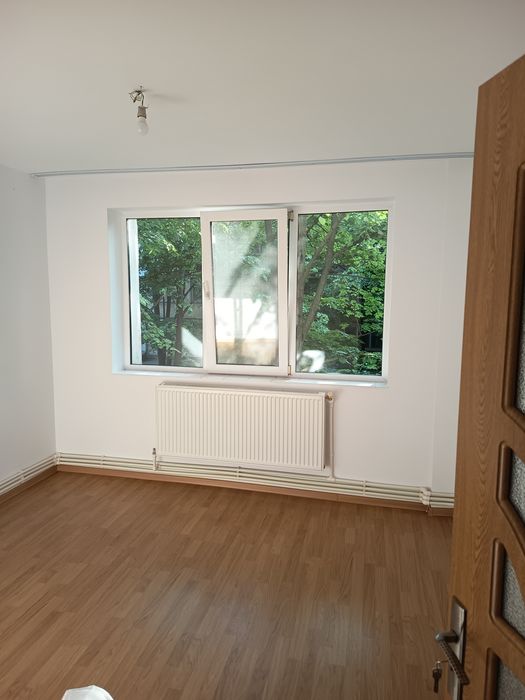 Vând apartament 3camere,Et2,Micro17