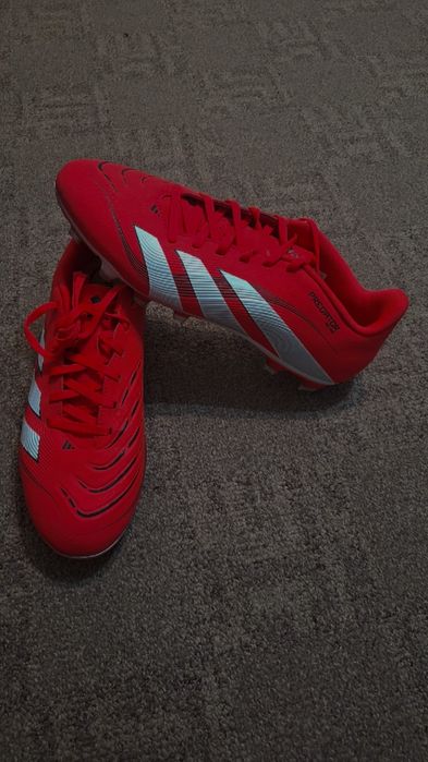 Vând Ghete de fotbal adidas