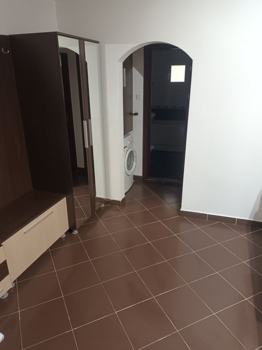 Închiriez apartament