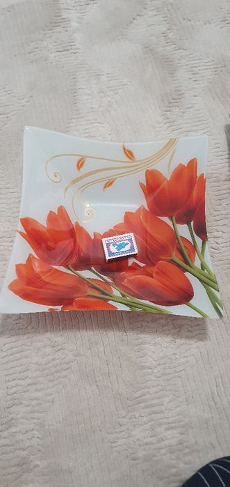 Набор тарелок        .