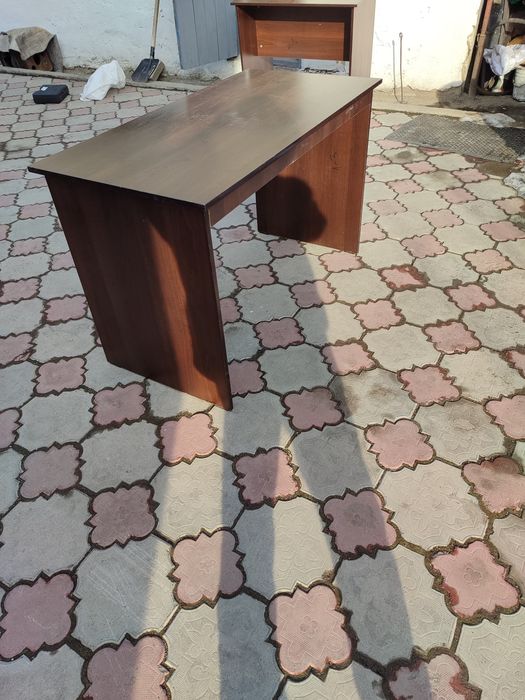 Стол письменный темно-коричневый