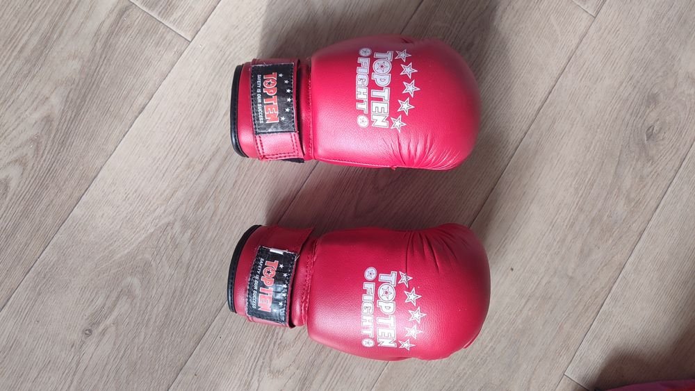 перчатки для бокса в идеальном состоянии одевали 2 раза