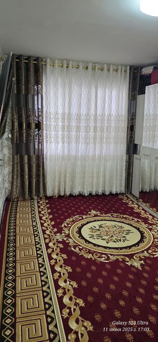 Продаётся 3х  комнатная квартира с обстановкой и ремонтом торг уместен