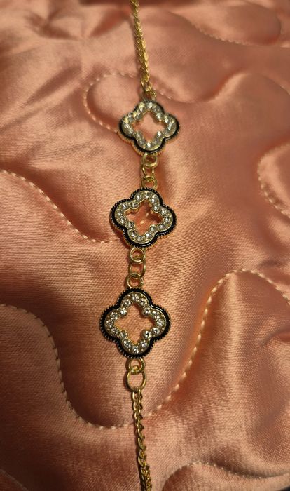 Нови обеци, гривни и колие, бижута от стомана