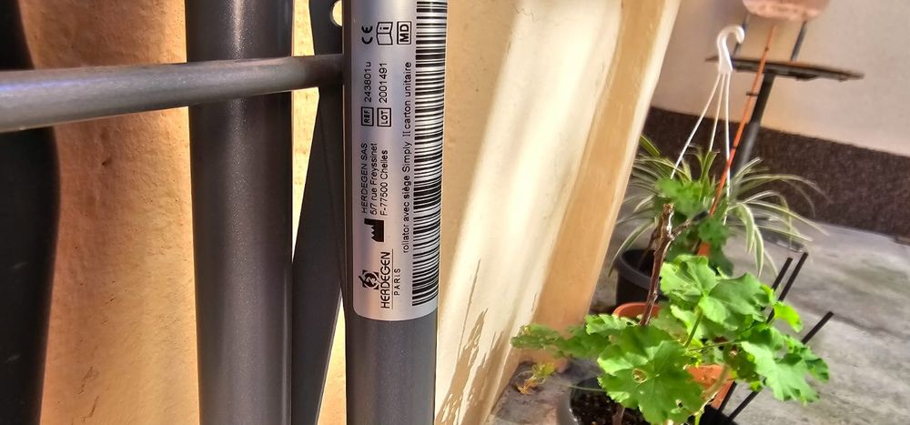 Cadru batrani cu scaun putin folosit