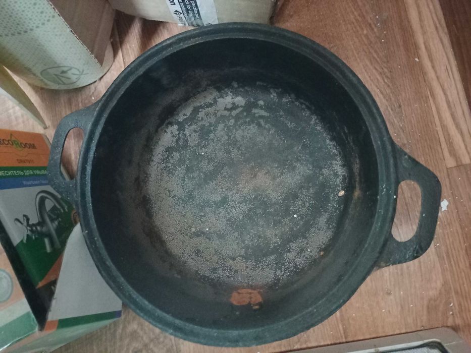 Казан чугунный с крышкой