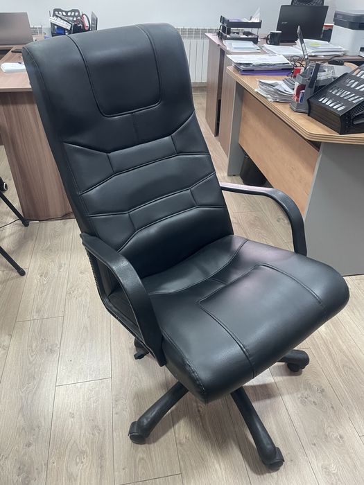 Продам кресло офисное