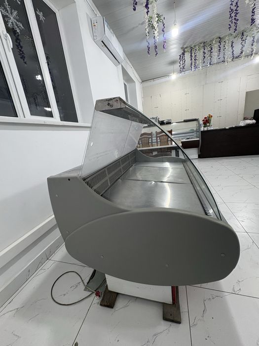 Витринный холодильник