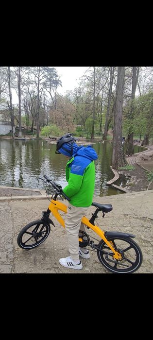 Bicicleta electrica cu motor de 240W