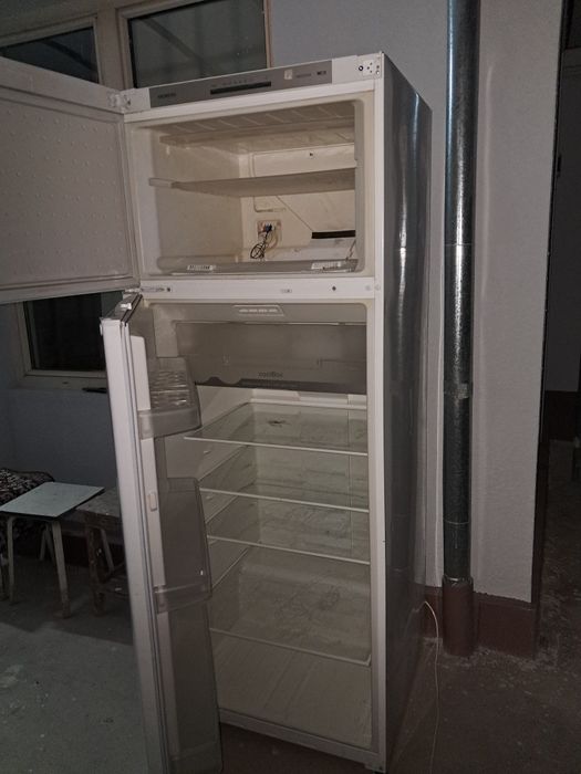 Холодильник рабочий