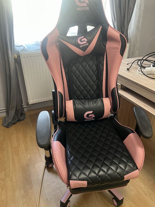 Scaun Gaiming cu masaj