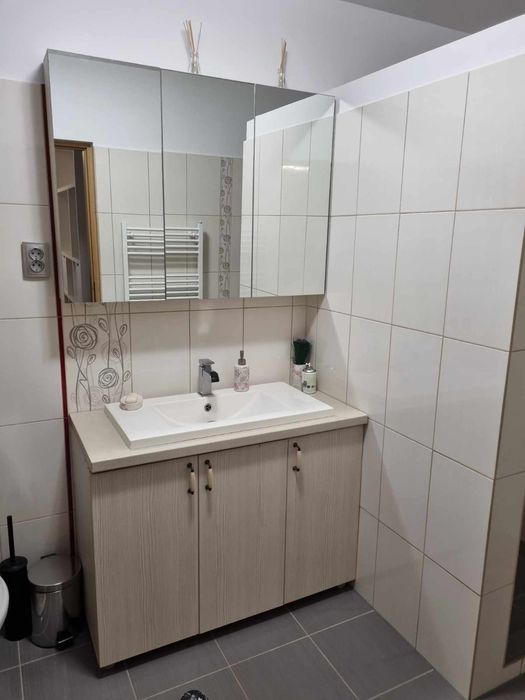 Inchiriez apartament 2 camere zona BMW Floresti