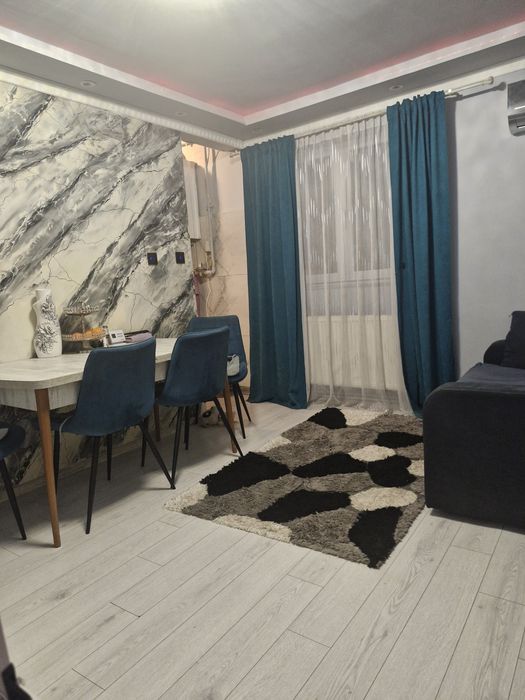Vand apartament 3 camere