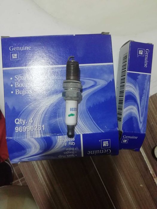 Gm 96464000. Свечи на дэу джентра 1. Свечи денсо на шевроле кобальт. Свечи зажигания на дэу джентра 1. Свечи gm 96990231.