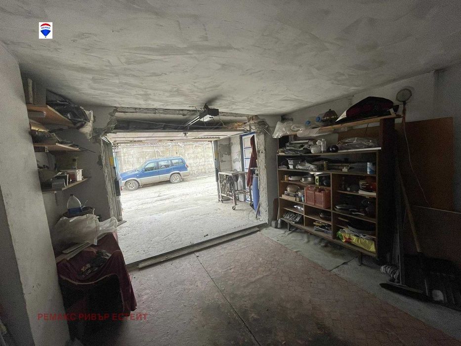 Гараж за продажба в с. Красен