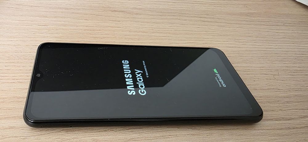 Samsung Galaxy A13 5G – много запазен + бонус кейс