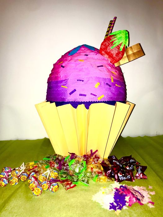 Пинята  пълна с лакомства 20€