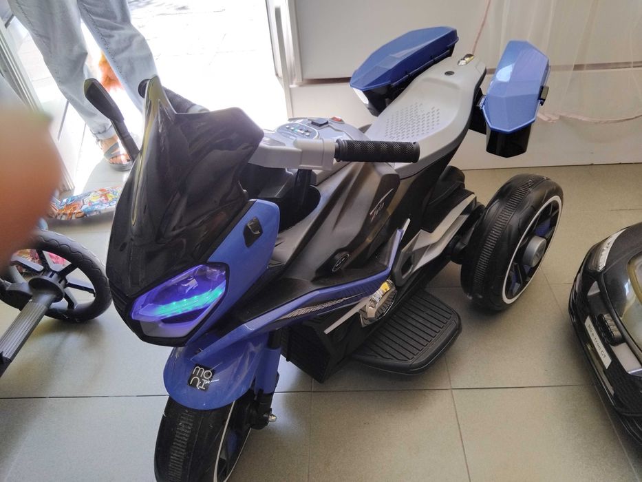 Продавам децки мотор