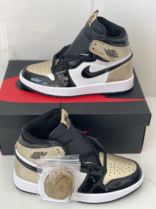 【新品】NIKE AIR JORDAN 1 HIGH GOLD TOE 28.5 Air Jordan 1 High Patent Gold Toe NRG Retro Full Box Verificare