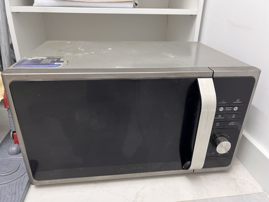 Продам микроволновку Самсунг в хорошем состояний