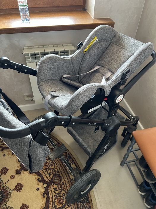 Продам коляску-трансформер