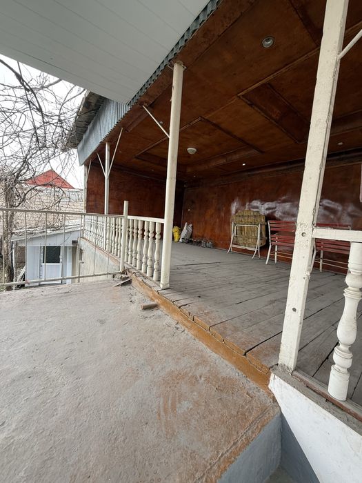 Angren Shahar markazida Hovli sotiladi