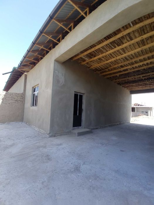 yangi qurilgan zamonaviy uy sotiladi