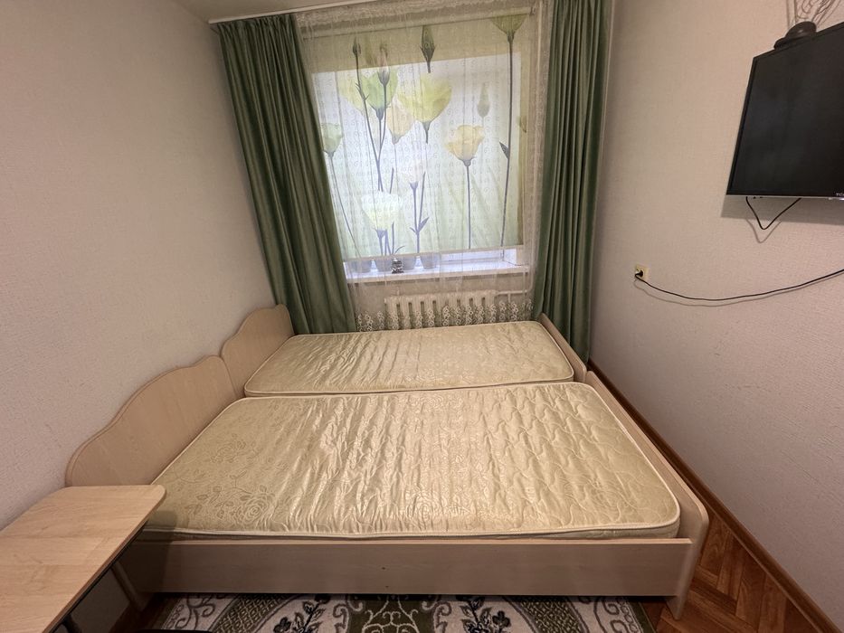 2 кровати 85*205 с матрасами 80*200 в идеальном состочнии