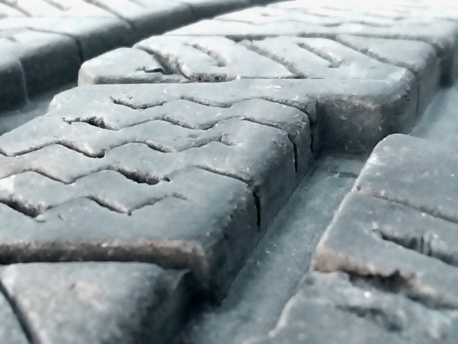 Бусови гуми 235 65 16 C Ц Мишелин Michelin 4 броя - нов внос. Не са нови! Посочената цена е за един брой гума. Без коментар на цената. 43 години опит