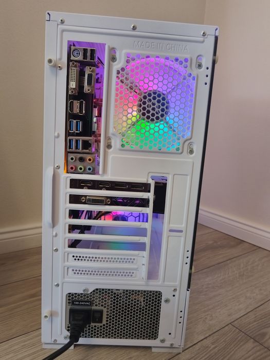 Vând PC gaming bun