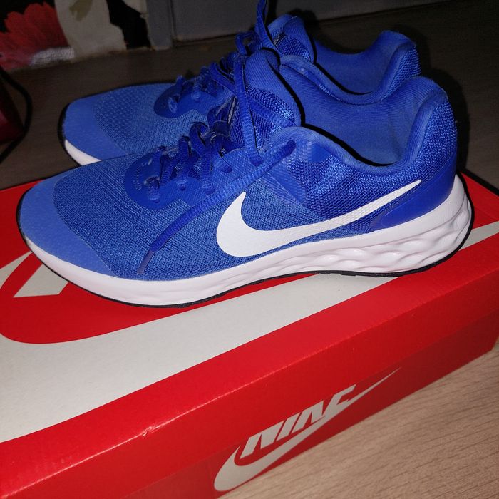 Маратонки Nike Revolution 6