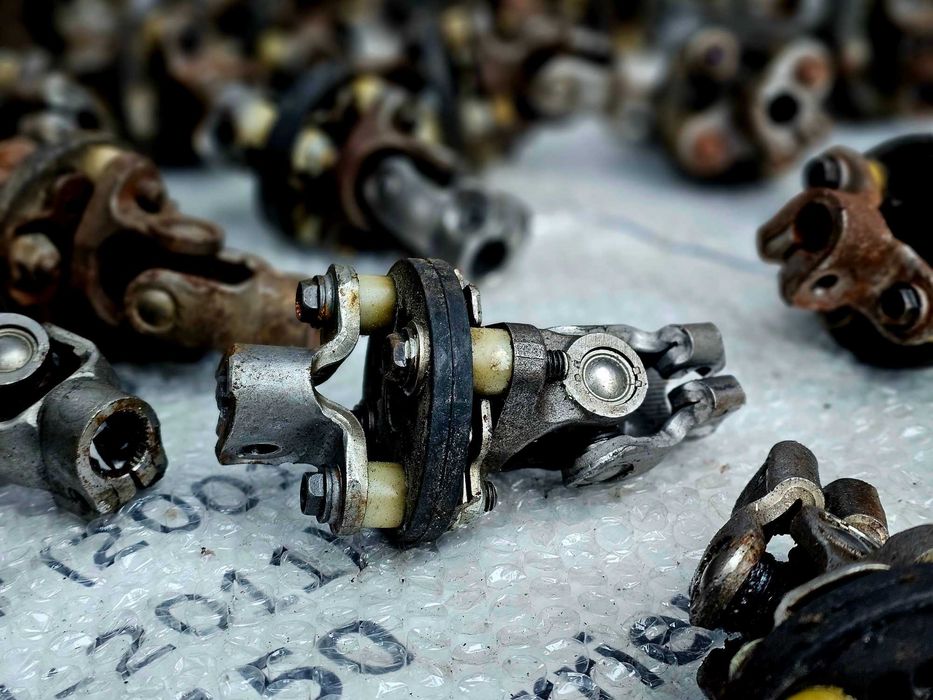 Рулевой карданчик RX300