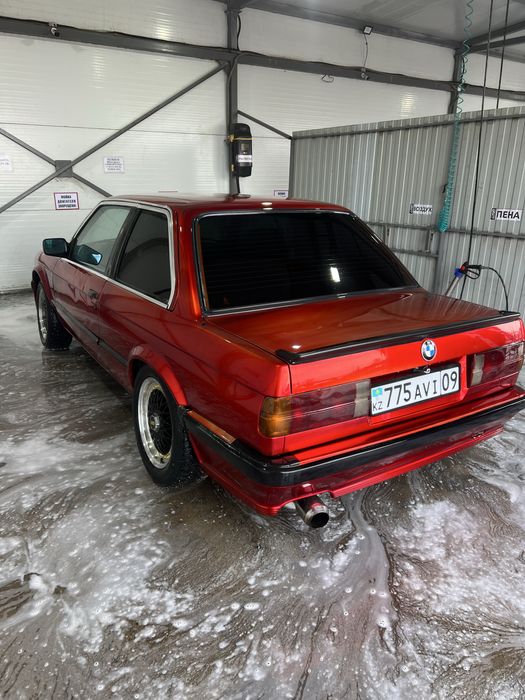 В продаже BMW E30