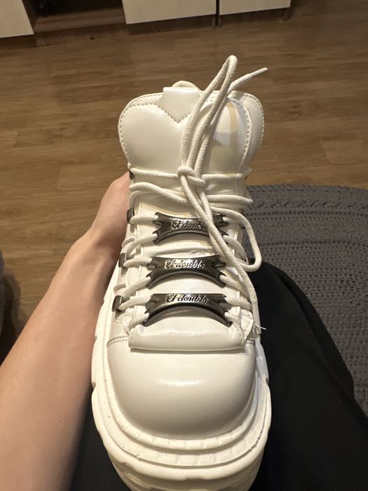 Продам ньюроки белые, 41 размер