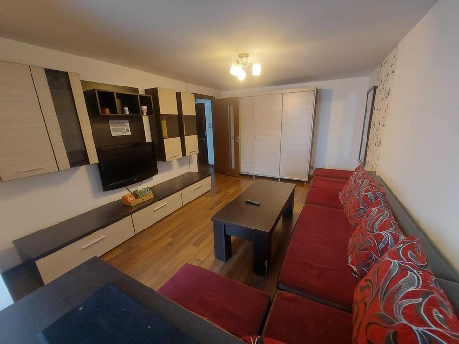 2 camere Ciuperca- Sala Polivalenta, etaj 2