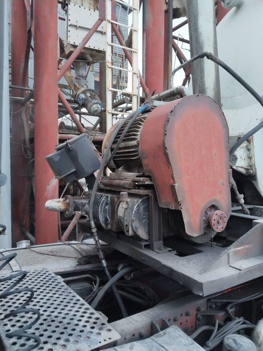 Продам цементовоз  IVECO.