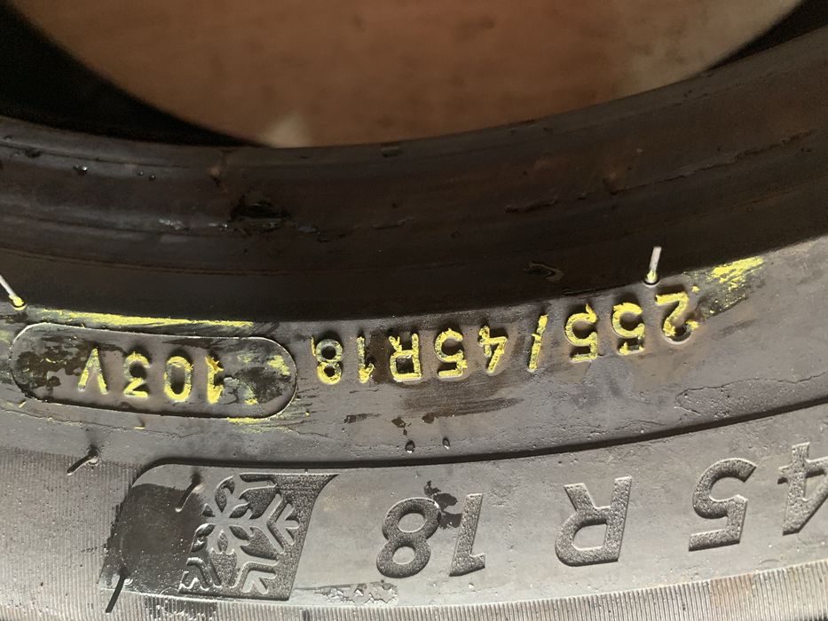 255 45 18 o singură anvelopă de iarnă