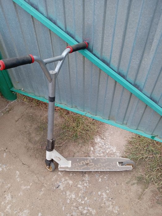 Самокат трюковый